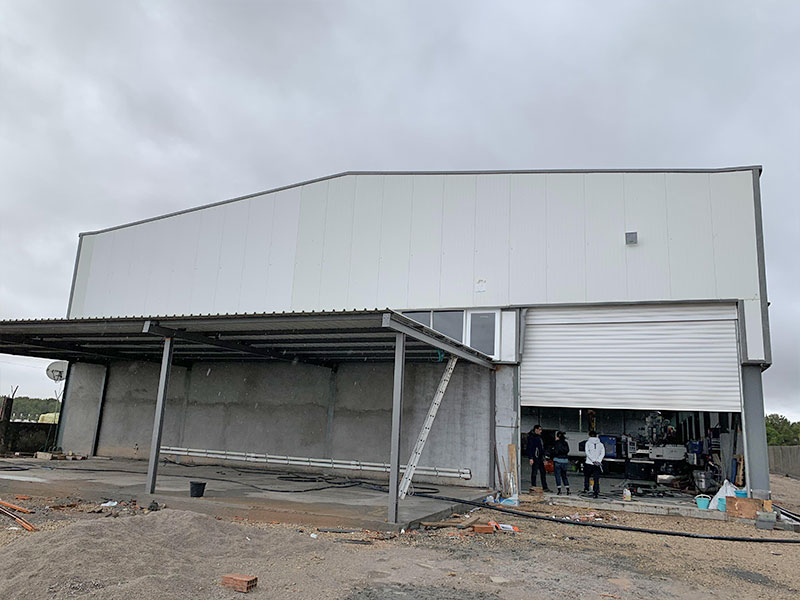 Prefabricated steel workshop construction building